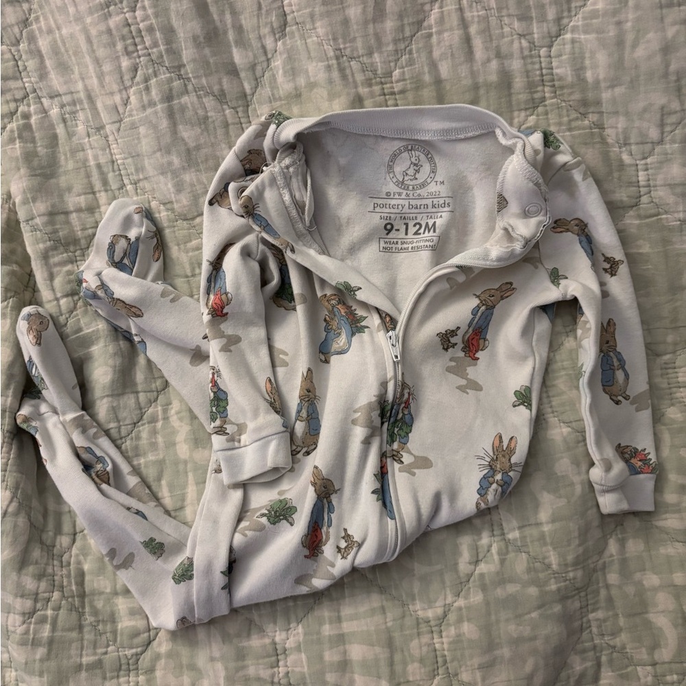 Pottery Barn Peter Rabbit pajamas🐇